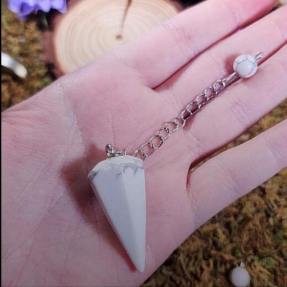 Howlite Pendulum - Picture 2 of 2
